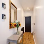 Feriehus Walpole House - Hot Tub, Games Room, Sleeps 12 *