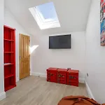 Walpole House - Hot Tub, Games Room, Sleeps 12 * York