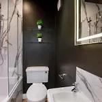 Walpole House - Hot Tub, Games Room, Sleeps 12 York