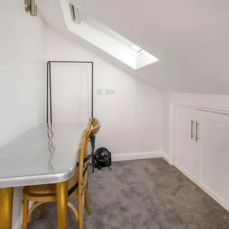 Walpole House - Hot Tub, Games Room, Sleeps 12 בית נופש