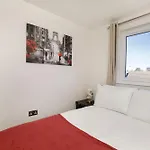 Walpole House - Hot Tub, Games Room, Sleeps 12 *
