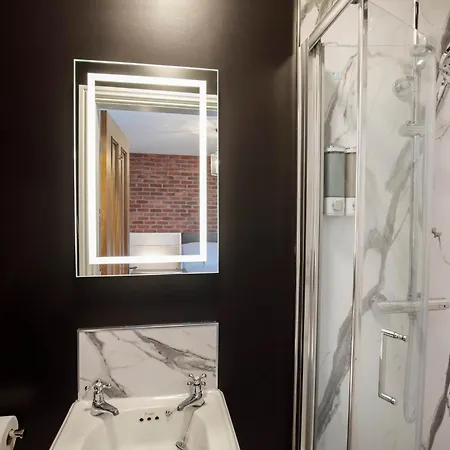 Walpole House - Hot Tub, Games Room, Sleeps 12 *