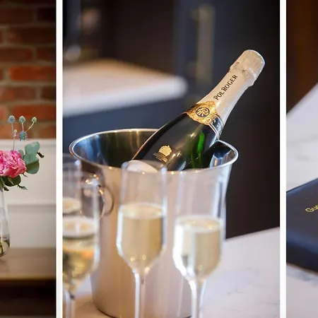 Walpole House - Hot Tub, Games Room, Sleeps 12 度假居