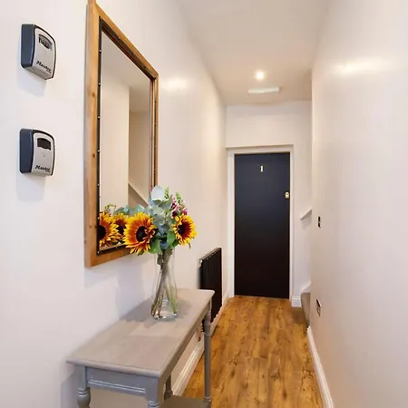 度假居 Walpole House - Hot Tub, Games Room, Sleeps 12 *