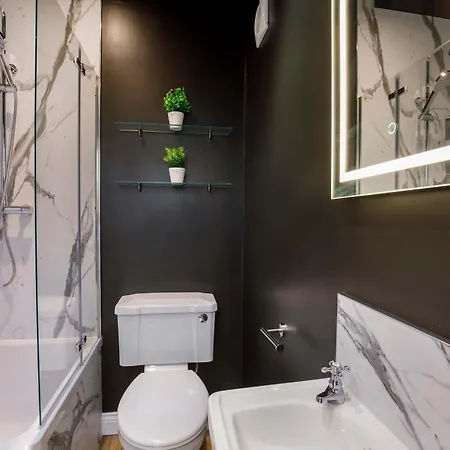 Walpole House - Hot Tub, Games Room, Sleeps 12 约克