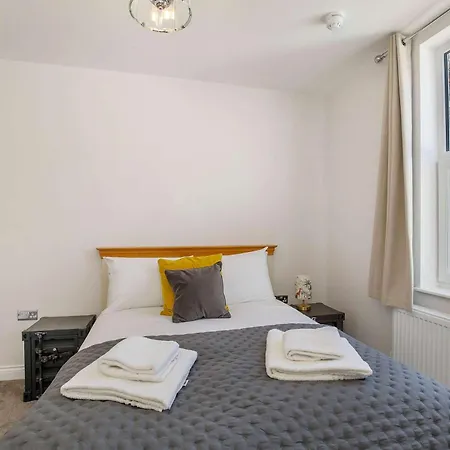 Walpole House - Hot Tub, Games Room, Sleeps 12 约克